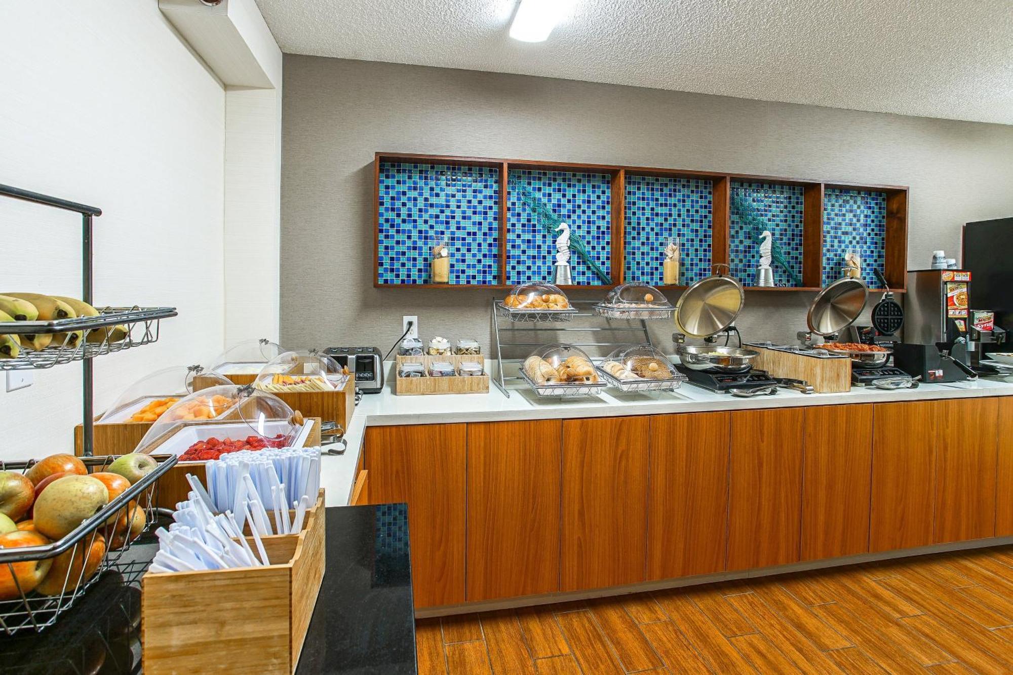 Springhill Suites By Marriott Savannah Midtown Экстерьер фото