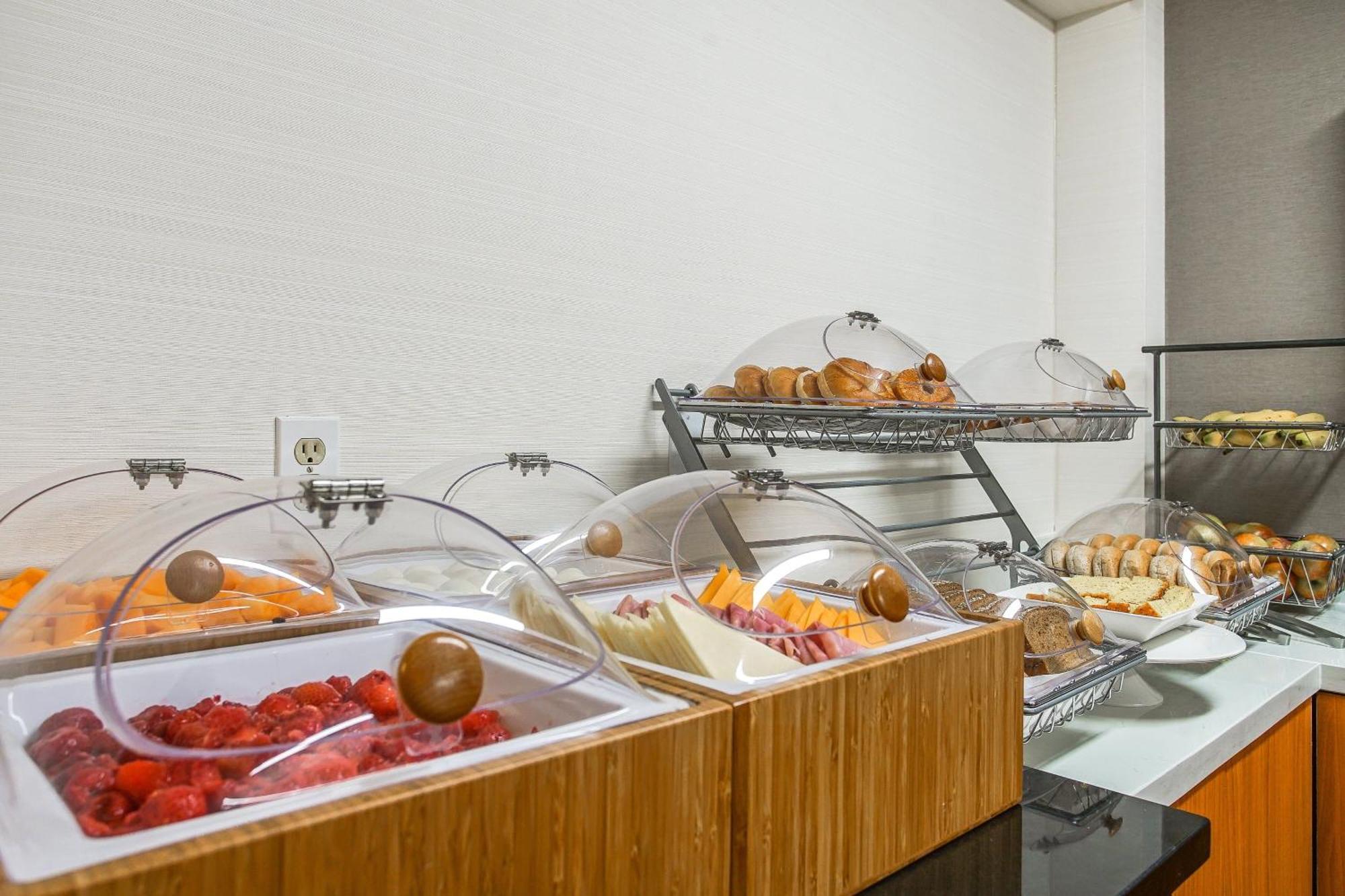 Springhill Suites By Marriott Savannah Midtown Экстерьер фото